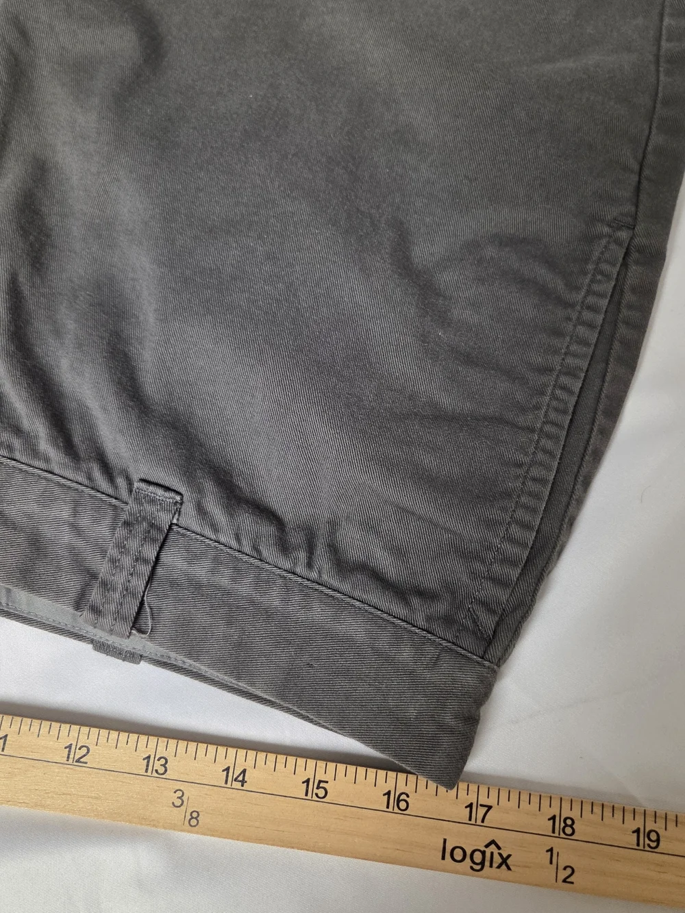 J. Crew Men’s Slate Gray Flat-Front‎ Shorts Flex 34W